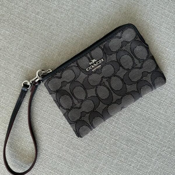 Carteira Coach Corner zip Monograma